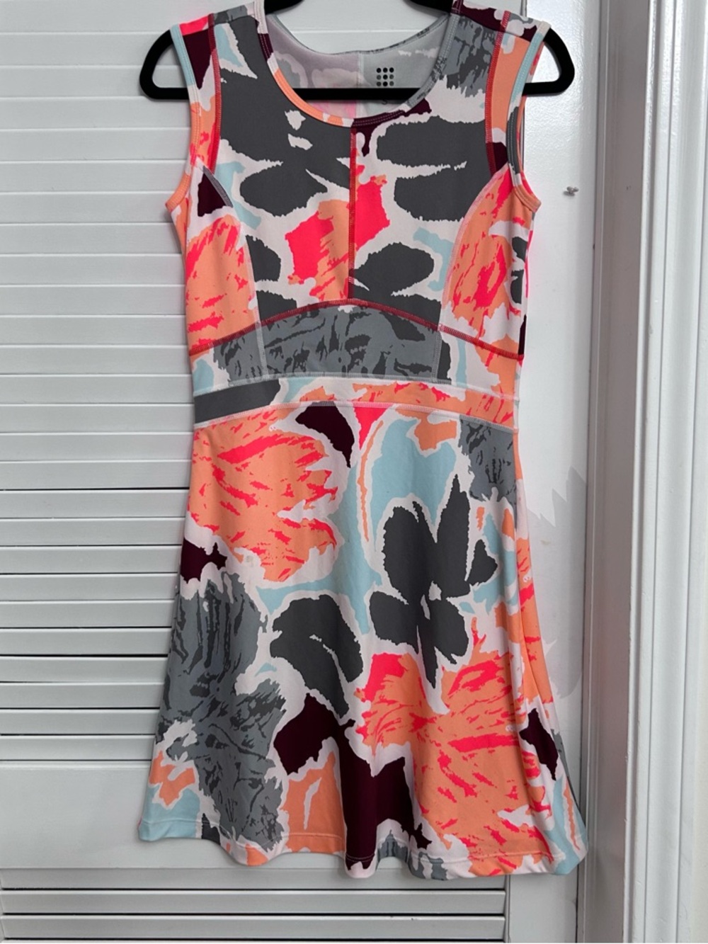 Title Nine Sleeveless Floral Mini Dress graphic gray orange size small swim